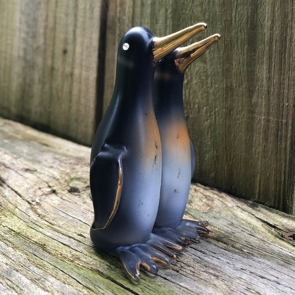 Vintage Penguin Pair Figurine with Gold Detailing & Clear Crystal Eyes - Picture 1 of 12